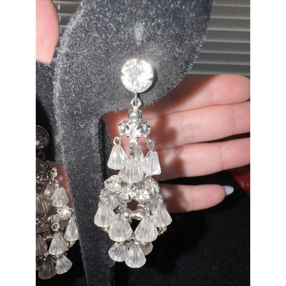 VNTG SIGNED HATTIE CARNEGIE RHINESTONE & CRYSTAL CHANDELIER EARRINGS -SILVERTONE - Picture 2 of 12